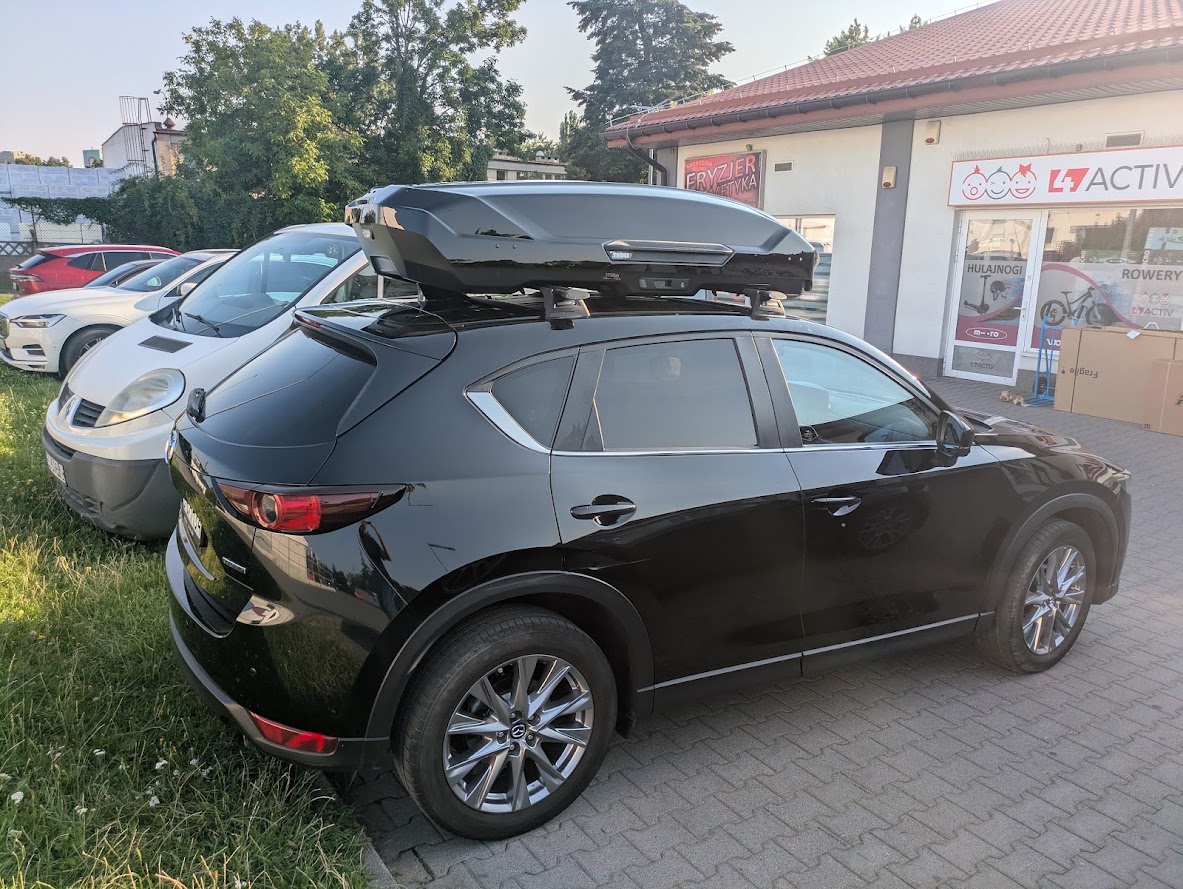 Mazda CX-5 z Motion 3 L ? widok prawego boku i tyłu samochodu